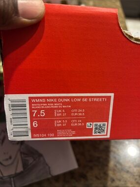 Nike Kids Dunk Low SE White/Pink Casual Sneakers